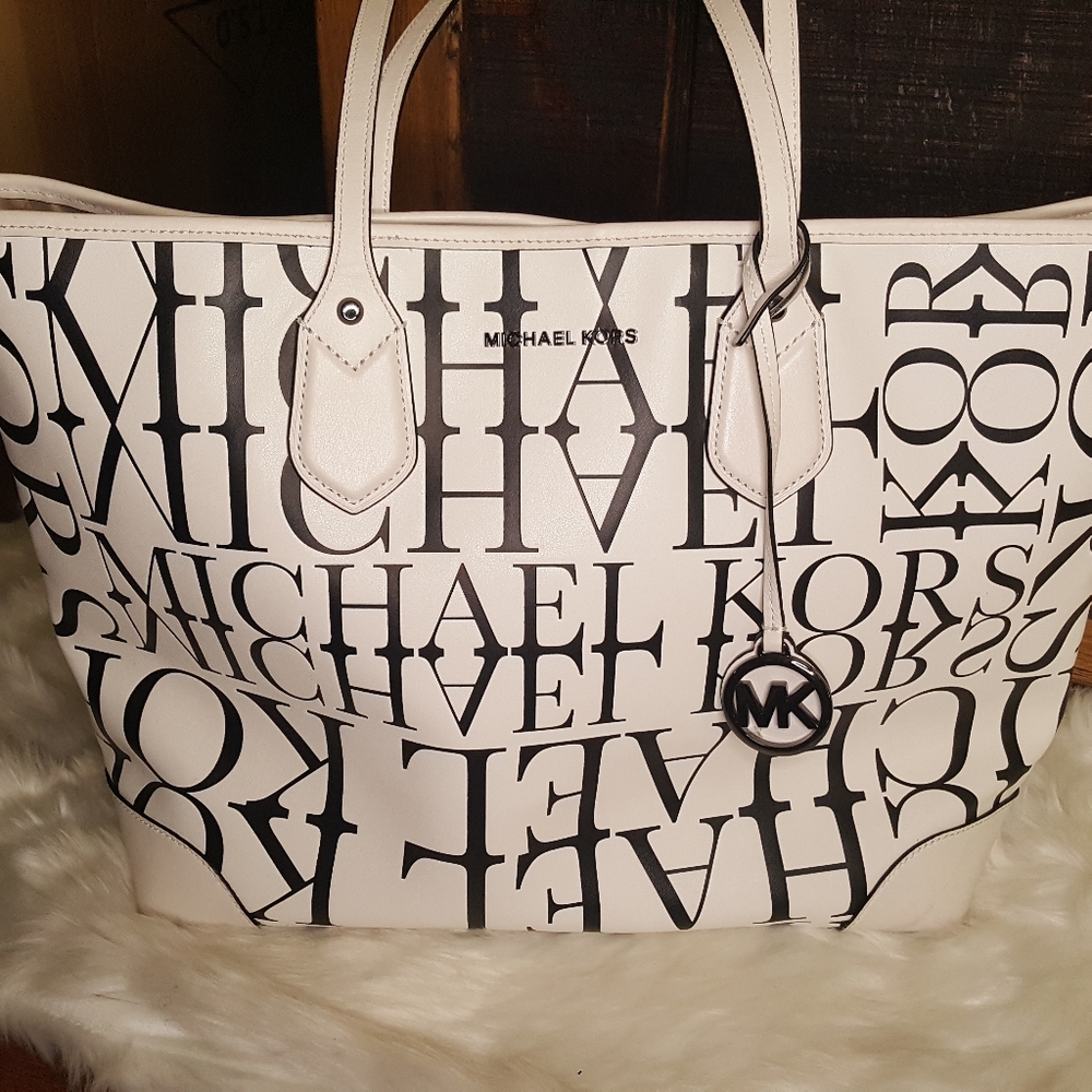 Large MK purse